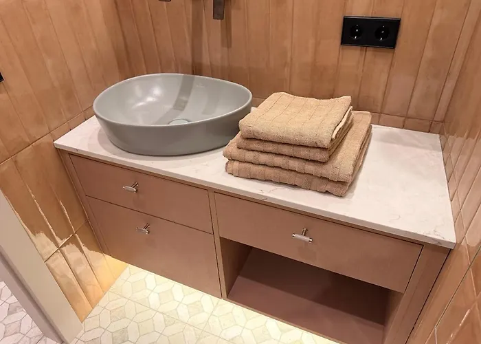 Brand New Boutique In Center *